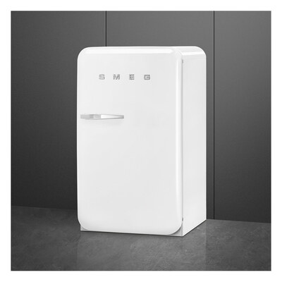 ��������������� ����������� Smeg FAB10RWH6 � ���� 4